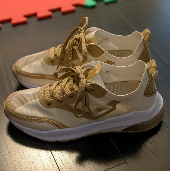 Fabletics Coranado Performance Sneaker - Picture 5 of 5